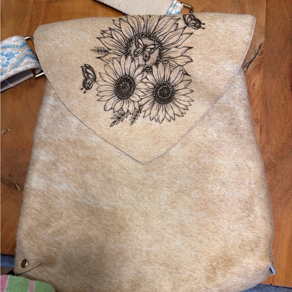 Handburned Sunflower Cowhide Crossbody Bag with Woven Guitar Strap -NWOT’s - Picture 16 of 16